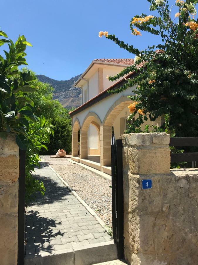 凯里尼亚Casa Santos Kyrenia别墅 外观 照片